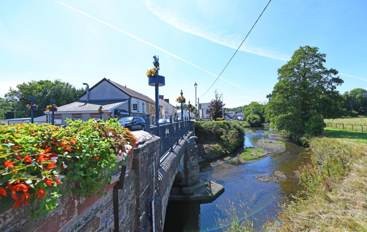 Awel Taf- Central Cottage Ideal For Families, With Parking St Clears Eksteriør billede