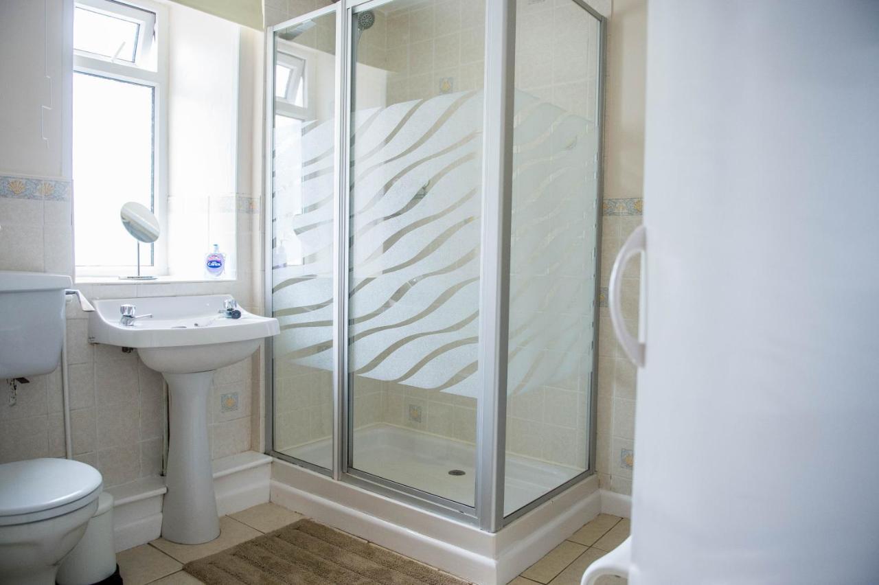 Awel Taf- Central Cottage Ideal For Families, With Parking St Clears Eksteriør billede